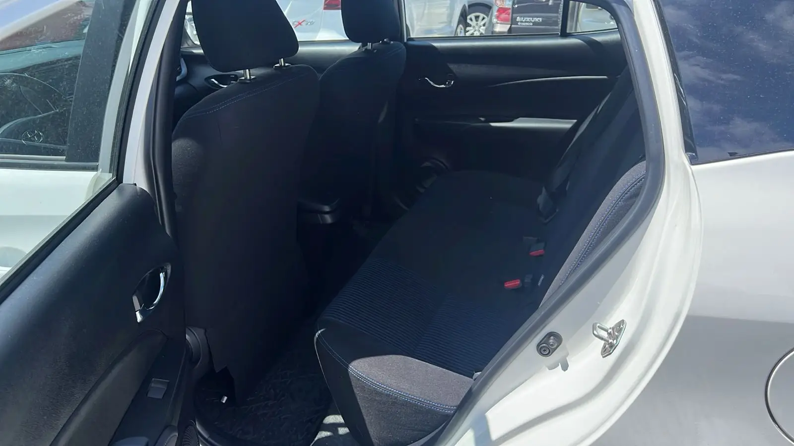 Toyota Yaris Sport — foto 5 de 7