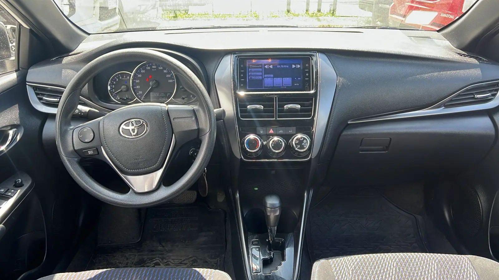 Toyota Yaris Sport — foto 6 de 7