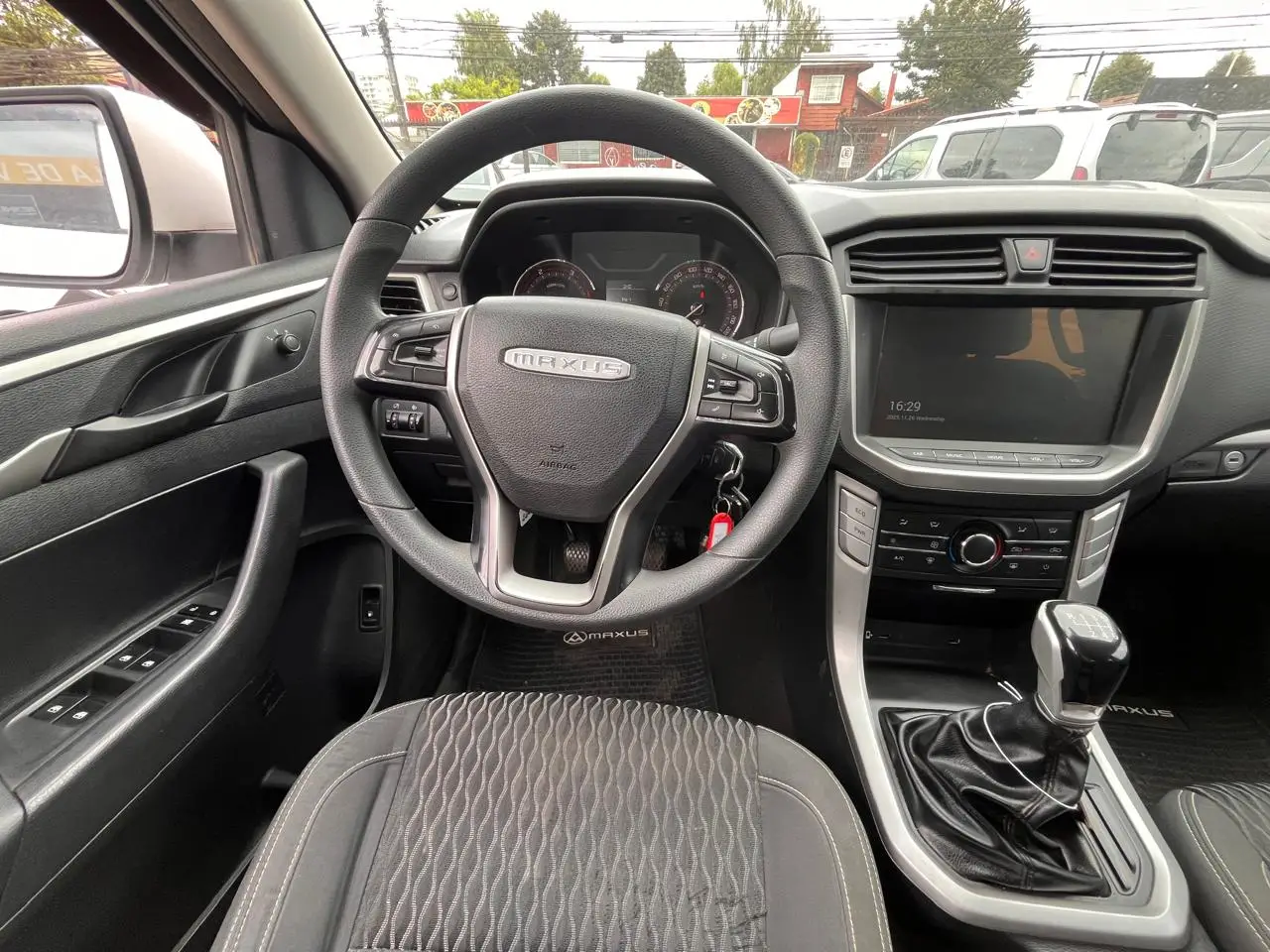 Maxus T60 — foto 8 de 9