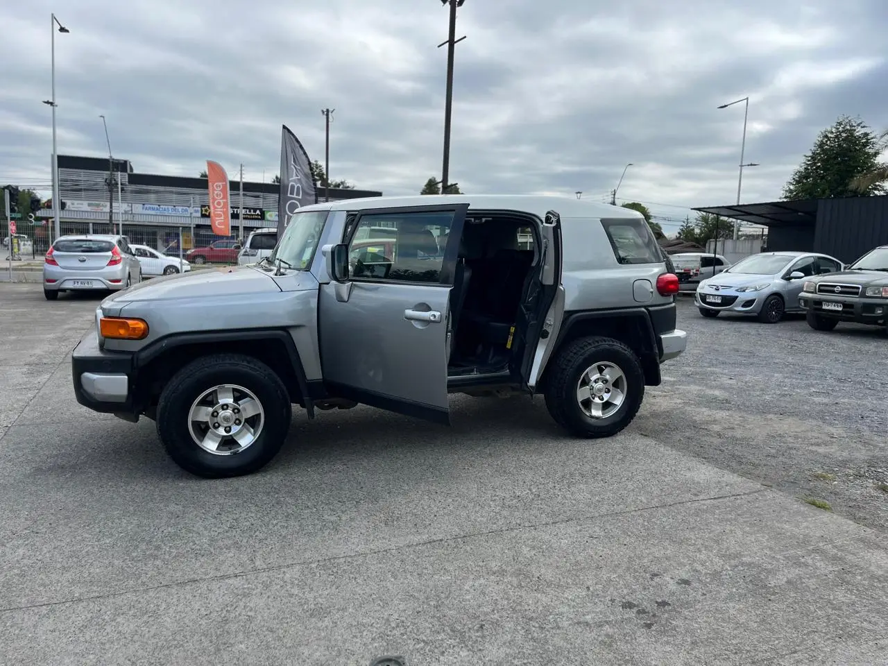 Toyota Fj Cruiser — foto 8 de 9
