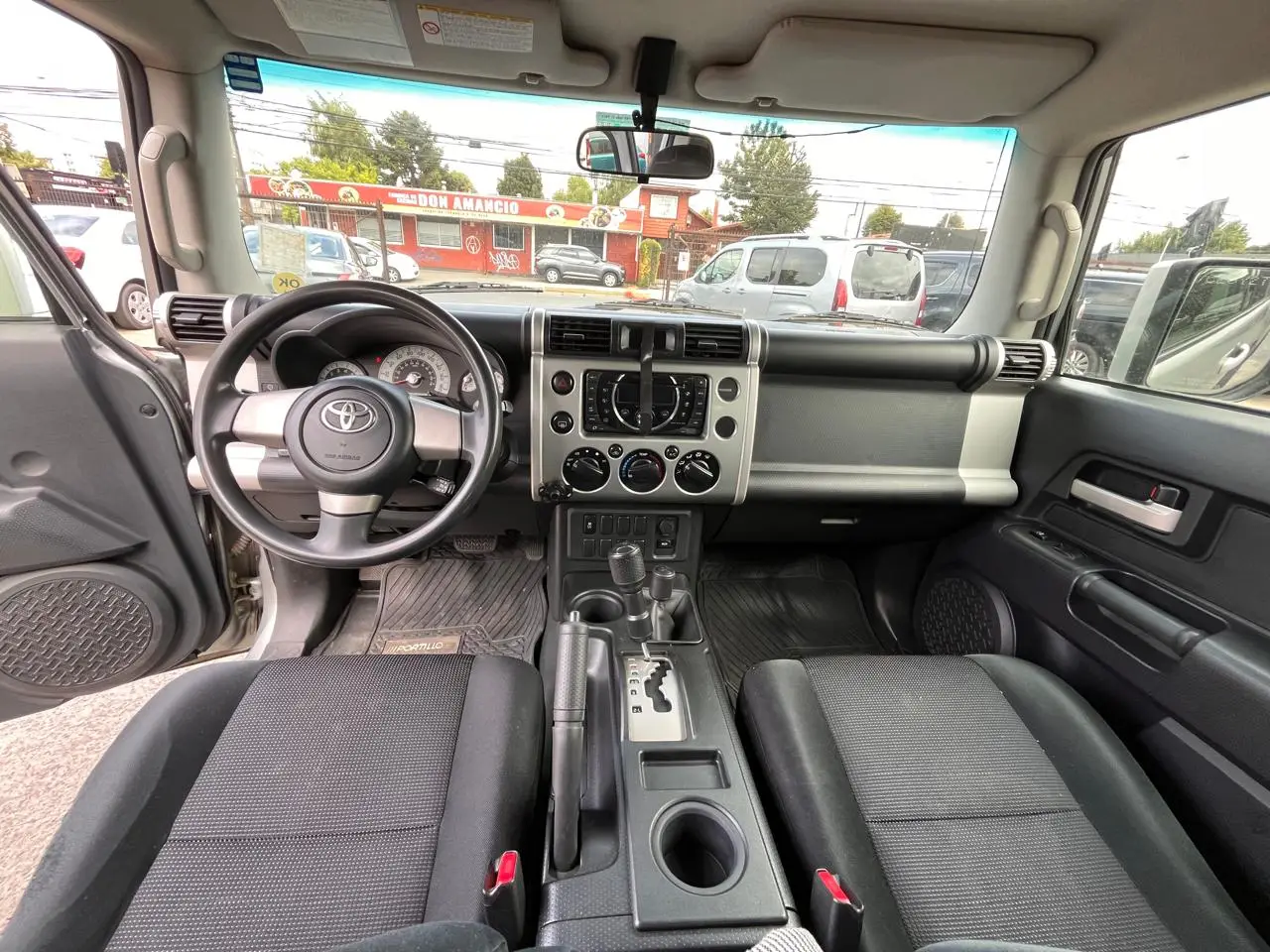 Toyota Fj Cruiser — foto 9 de 9